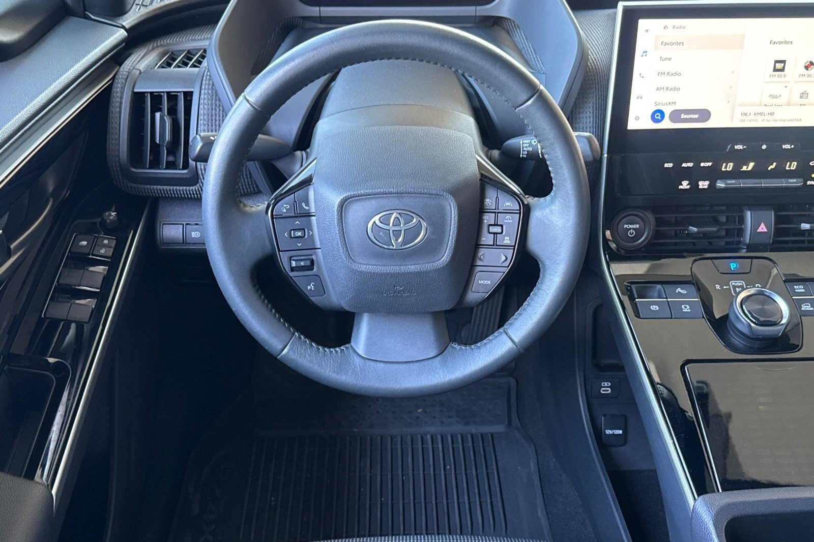 Used 2023 Toyota bZ4X AWD image 29