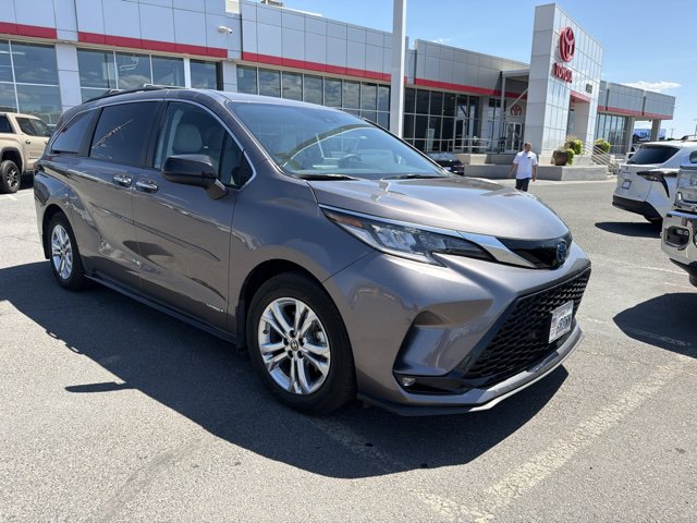 Used 2021 Toyota Sienna XSE AWD/4WD image 11