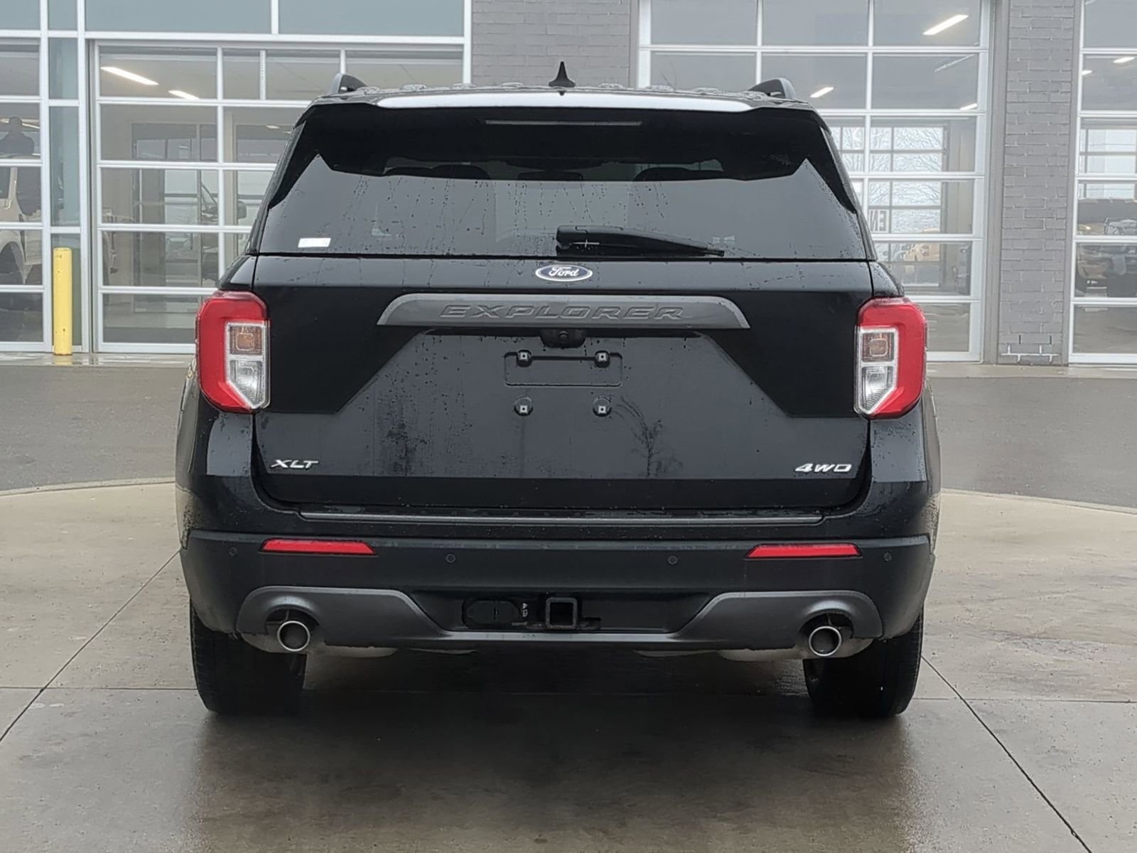 Certified 2022 Ford Explorer XLT w/ XLT Sport Appearance Package image 7