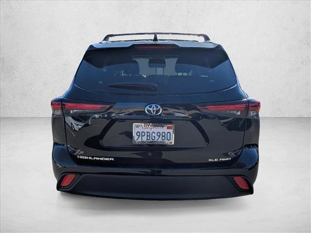Certified 2024 Toyota Highlander XLE image 6