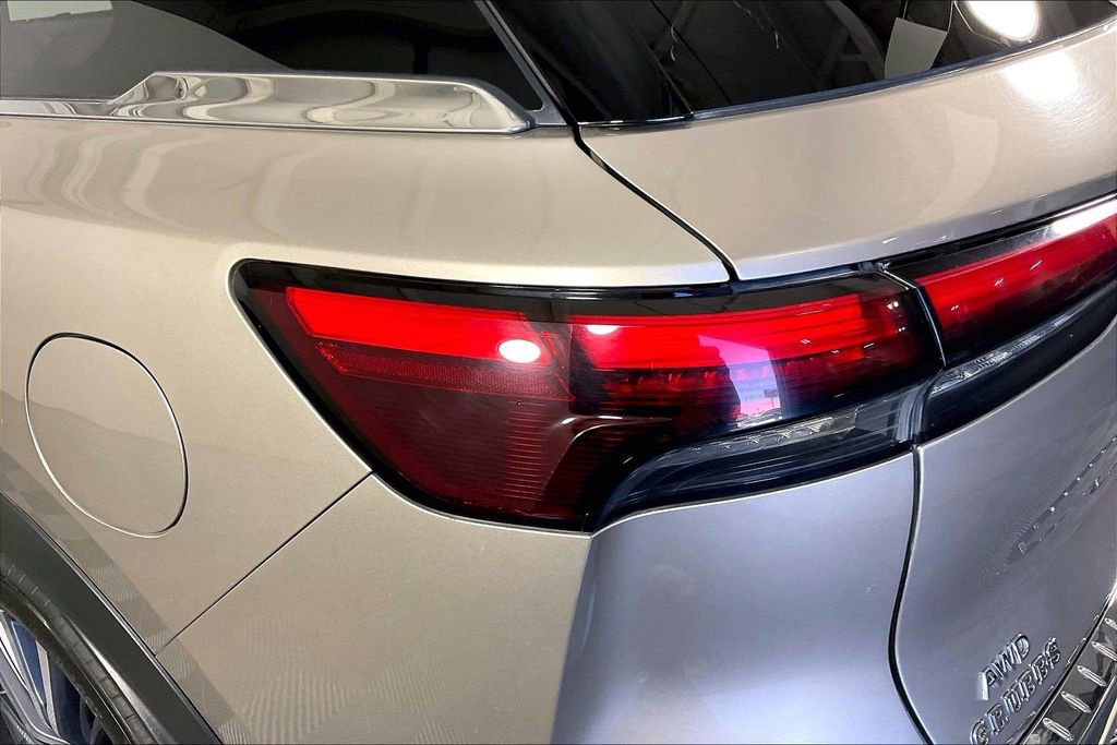 Used 2023 INFINITI QX60 Sensory w/ Vision Package image 42