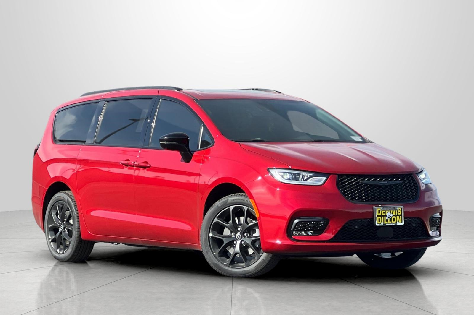 New 2026 Chrysler Pacifica Limited w/ S Appearance Package image 2