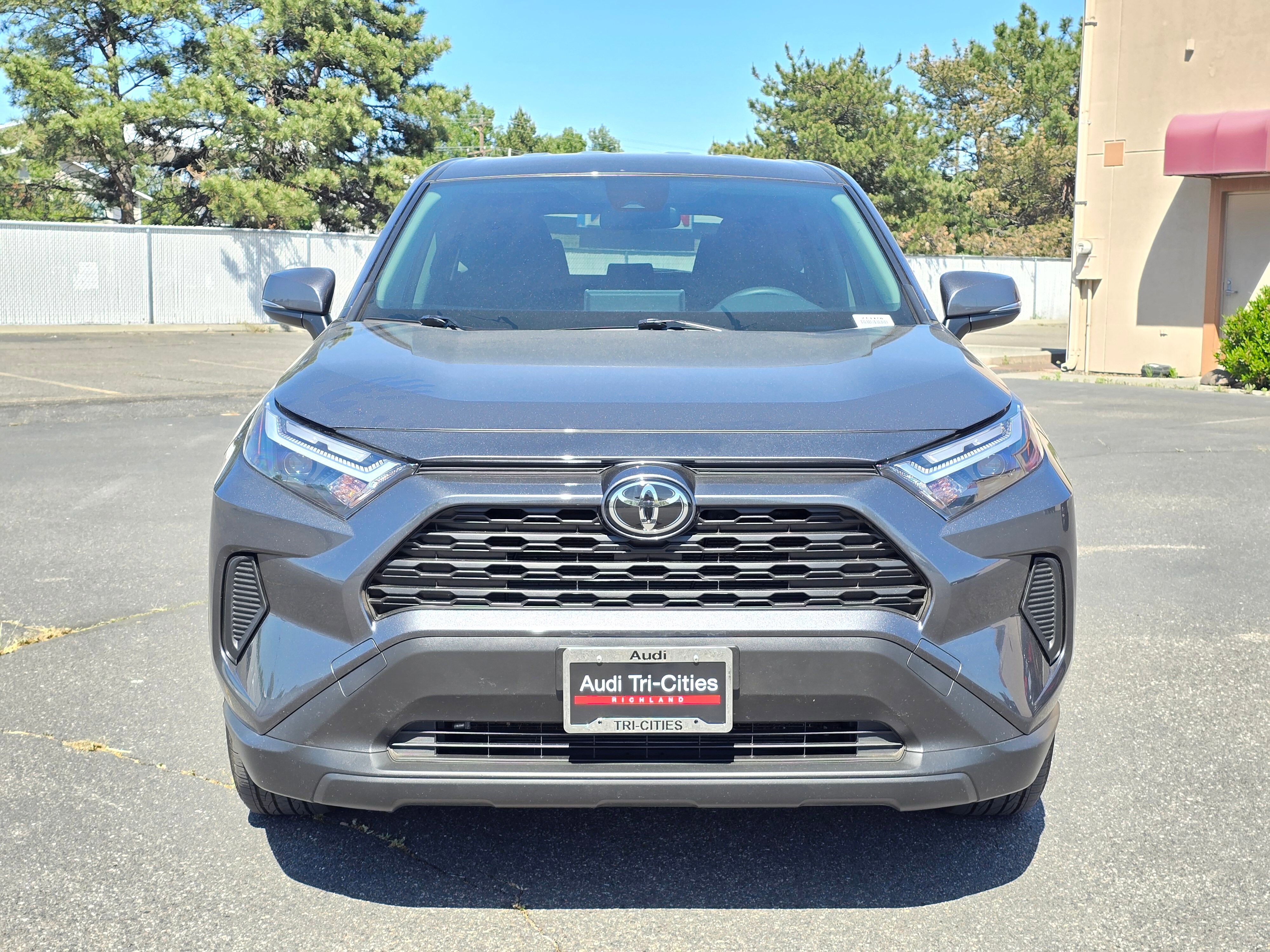 Used 2025 Toyota RAV4 LE AWD/4WD image 37