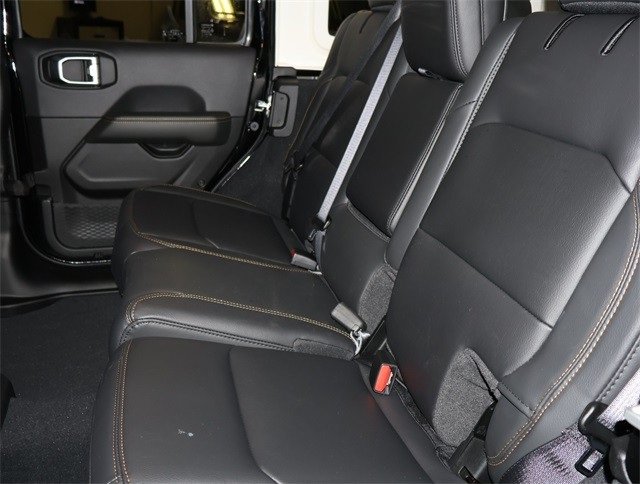 New 2025 Jeep Wrangler Unlimited Sahara w/ Safety Group AWD/4WD image 21