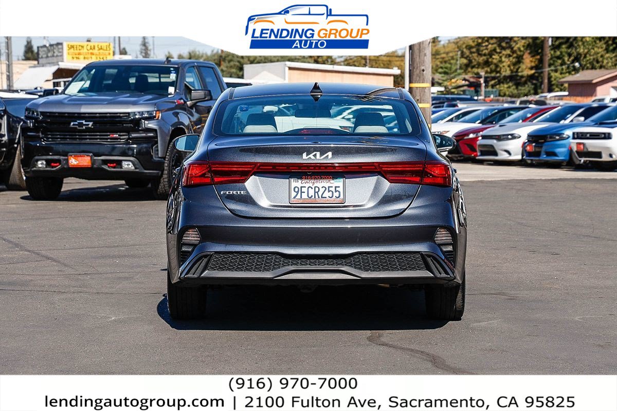 Used 2023 Kia Forte LXS w/ LXS Technology Package FWD image 3