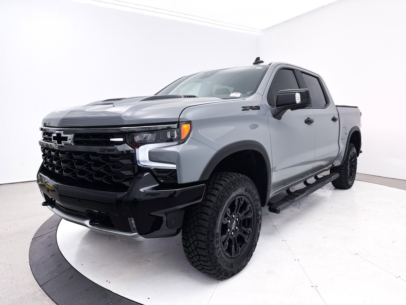 Used 2025 Chevrolet Silverado 1500 ZR2 w/ Technology Package image 14