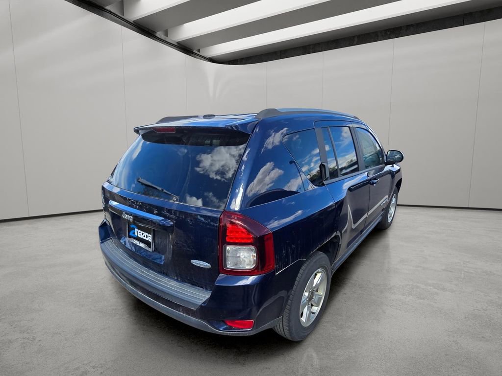 Used 2017 Jeep Compass Latitude FWD image 10