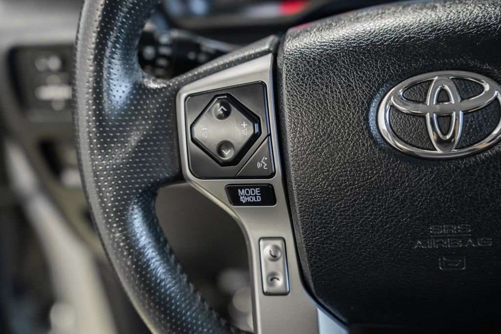 Used 2020 Toyota 4Runner SR5 Premium w/ Moonroof Package AWD/4WD image 28