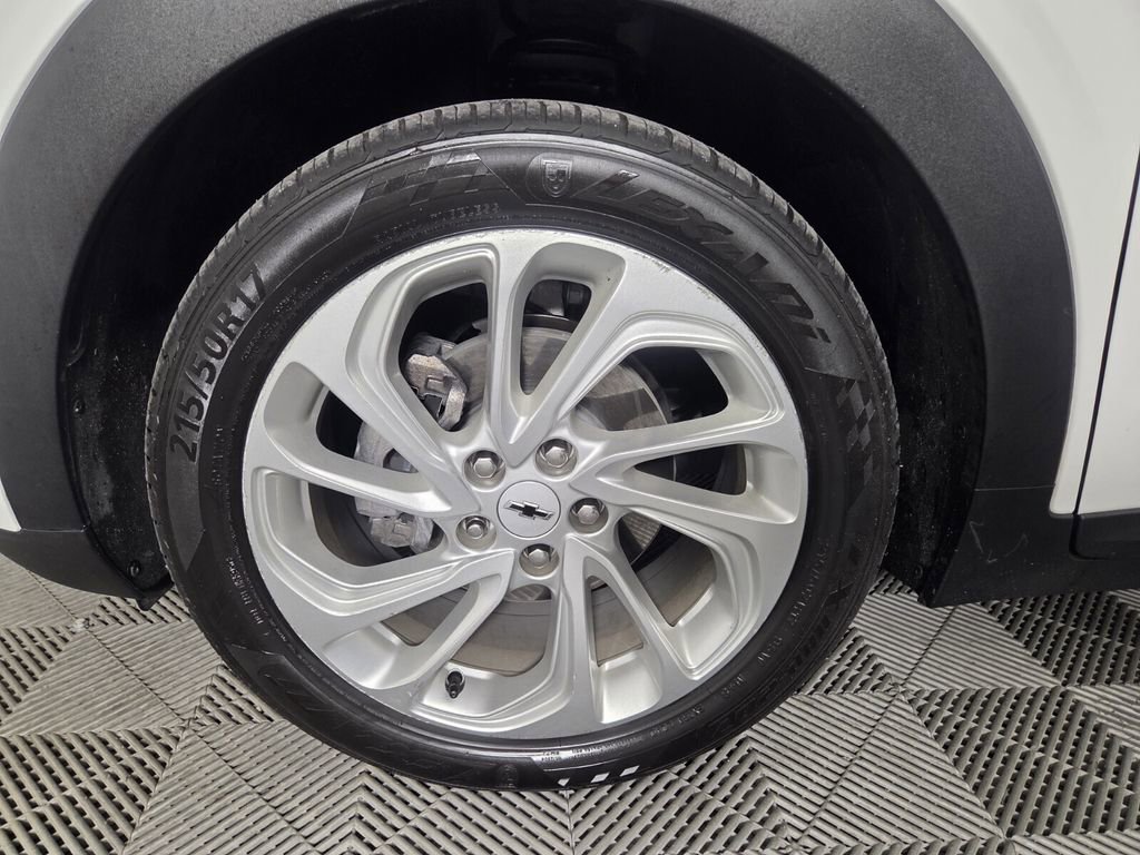 Used 2023 Chevrolet Bolt EUV LT w/ Driver Confidence Package FWD image 8