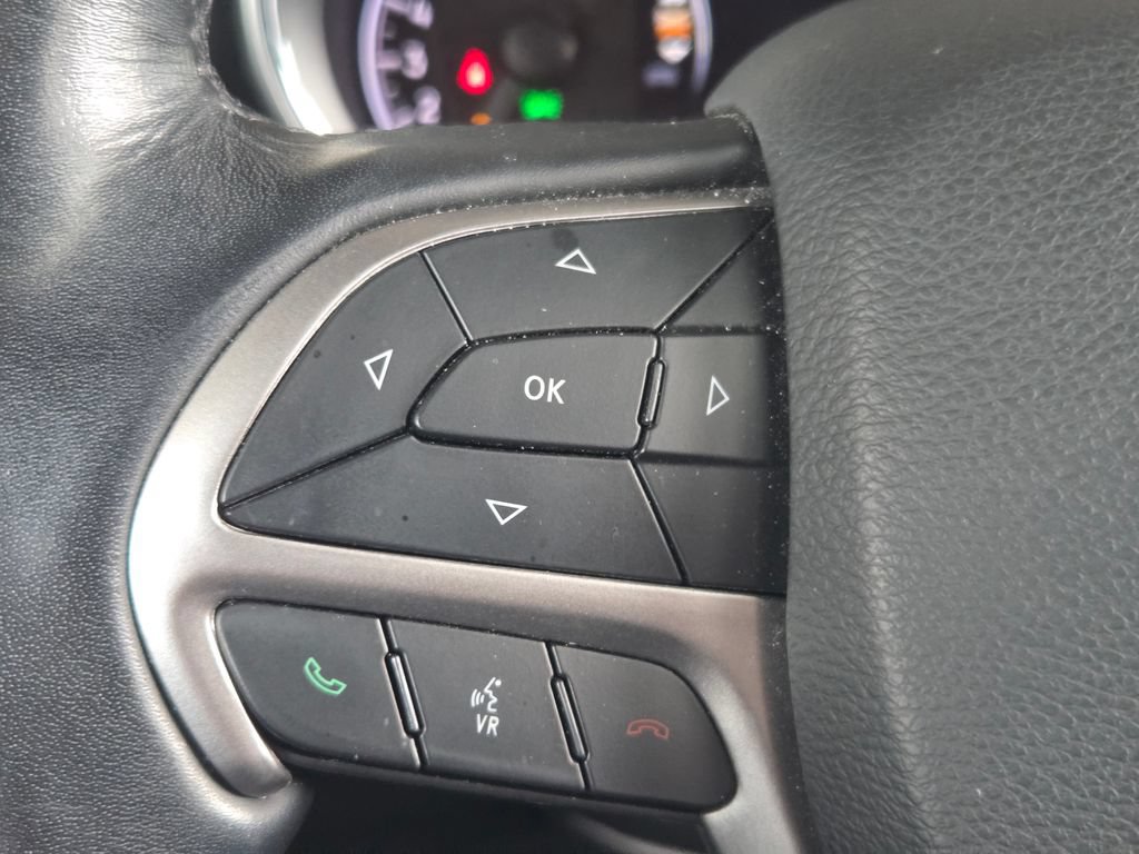 Certified 2020 Jeep Grand Cherokee Altitude AWD/4WD image 9