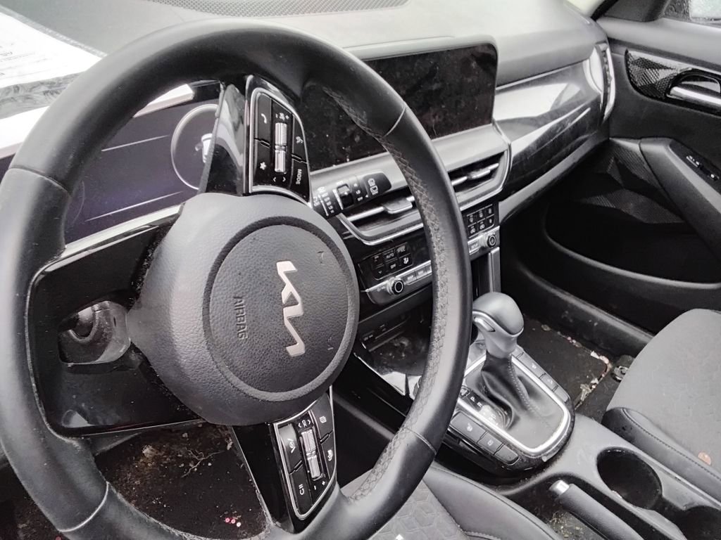 Used 2024 Kia Seltos S image 7