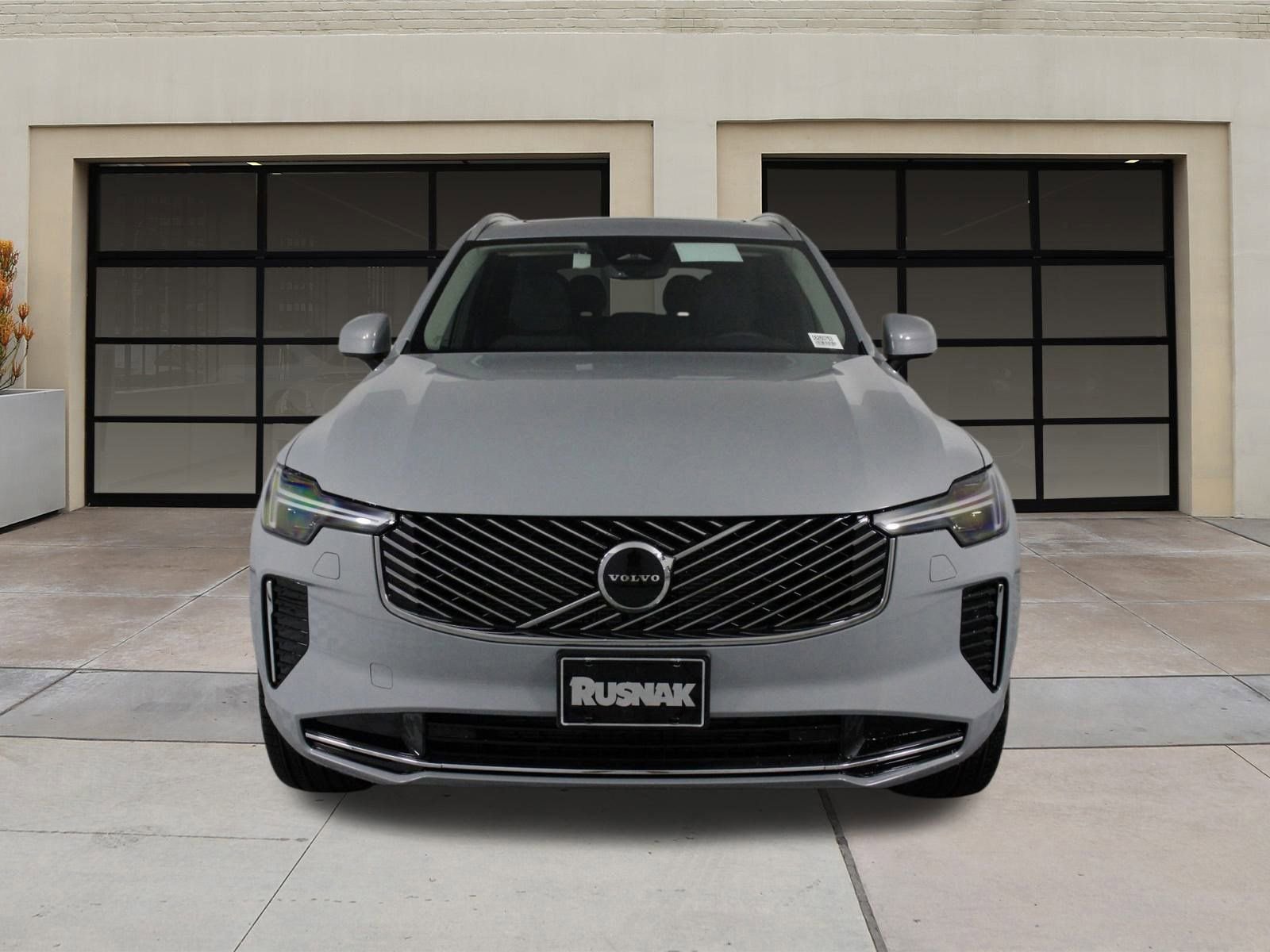 New 2025 Volvo XC90 B6 Core w/ Protection Package Premier AWD/4WD image 2