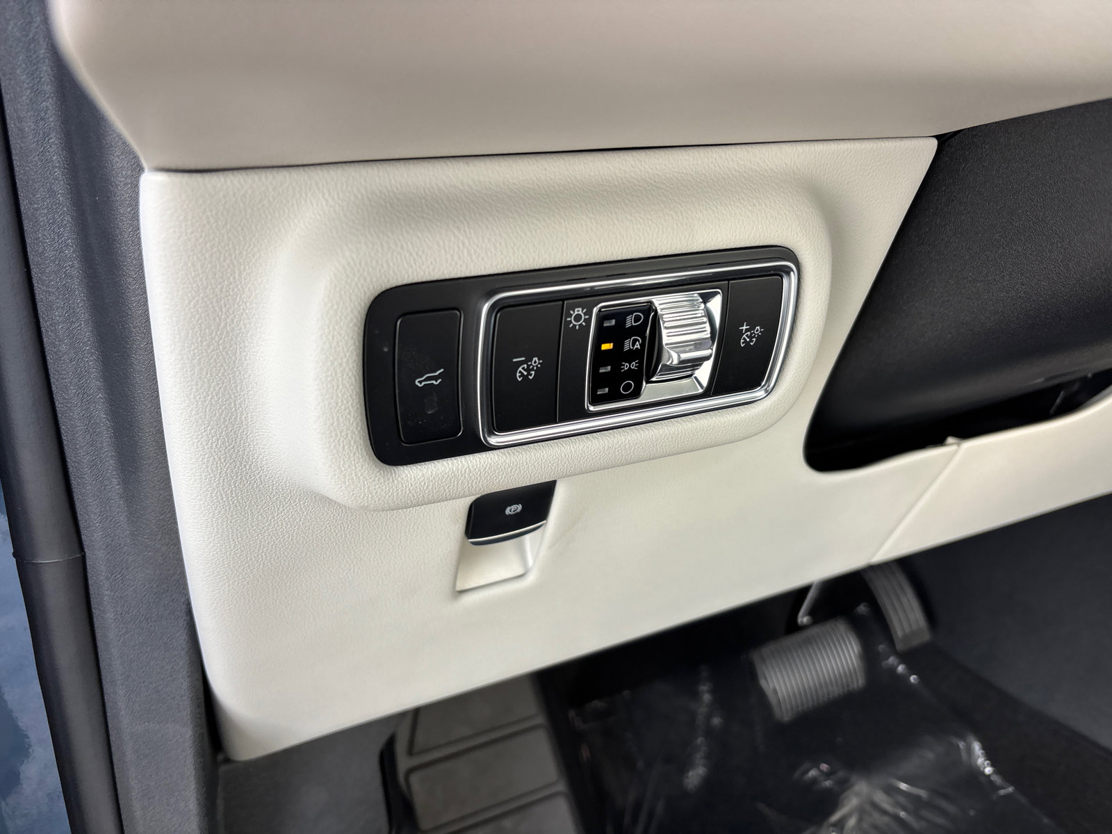 New 2026 Lincoln Nautilus Premier image 14