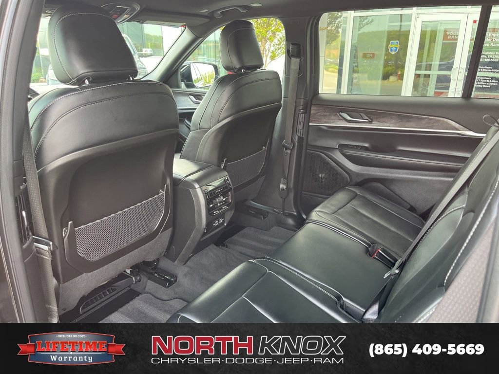 Used 2025 Jeep Grand Cherokee L Limited image 18