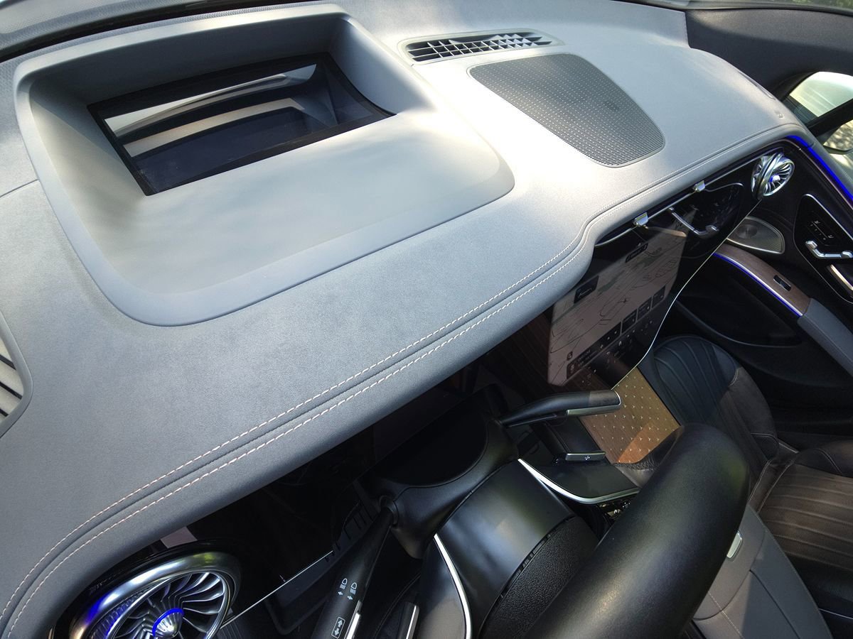 Used 2023 Mercedes-Benz EQS 580 4MATIC SUV w/ Pinnacle Trim Package image 11