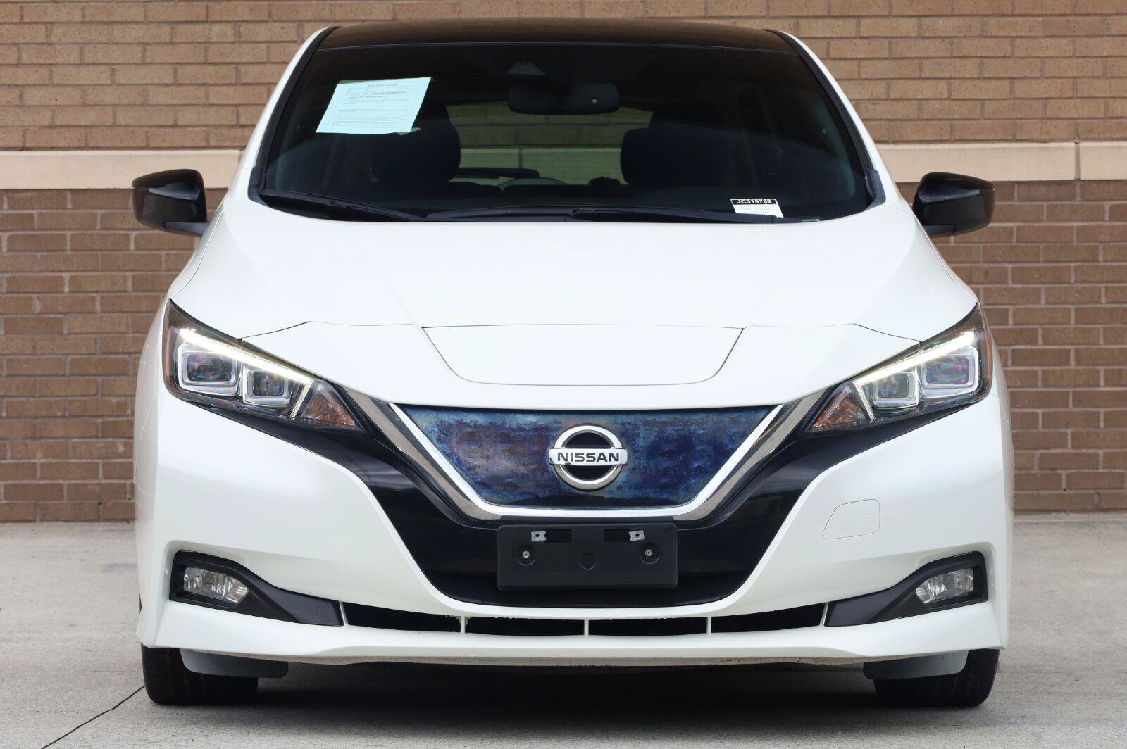 Used 2018 Nissan Leaf SV w/ SV Technology Package FWD image 5
