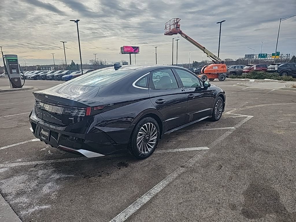 New 2026 Hyundai Sonata Limited FWD image 5