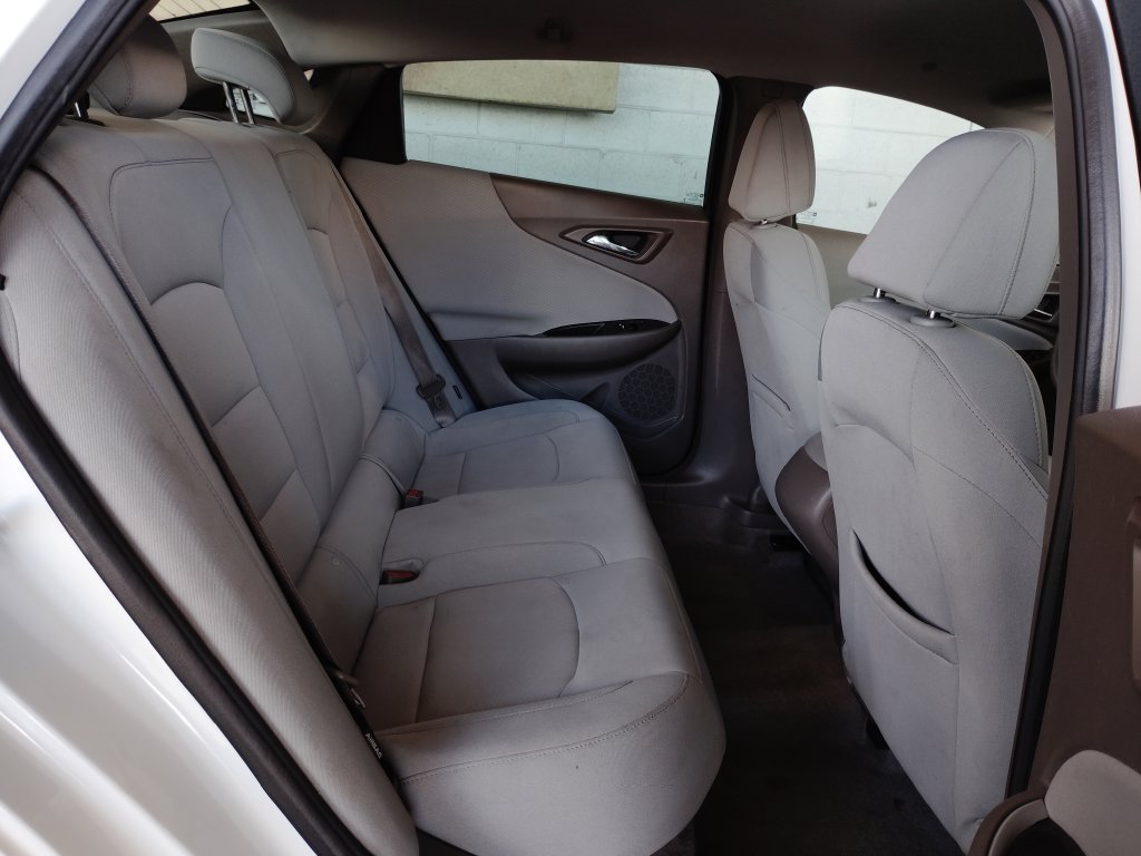 Used 2020 Chevrolet Malibu LS FWD image 17