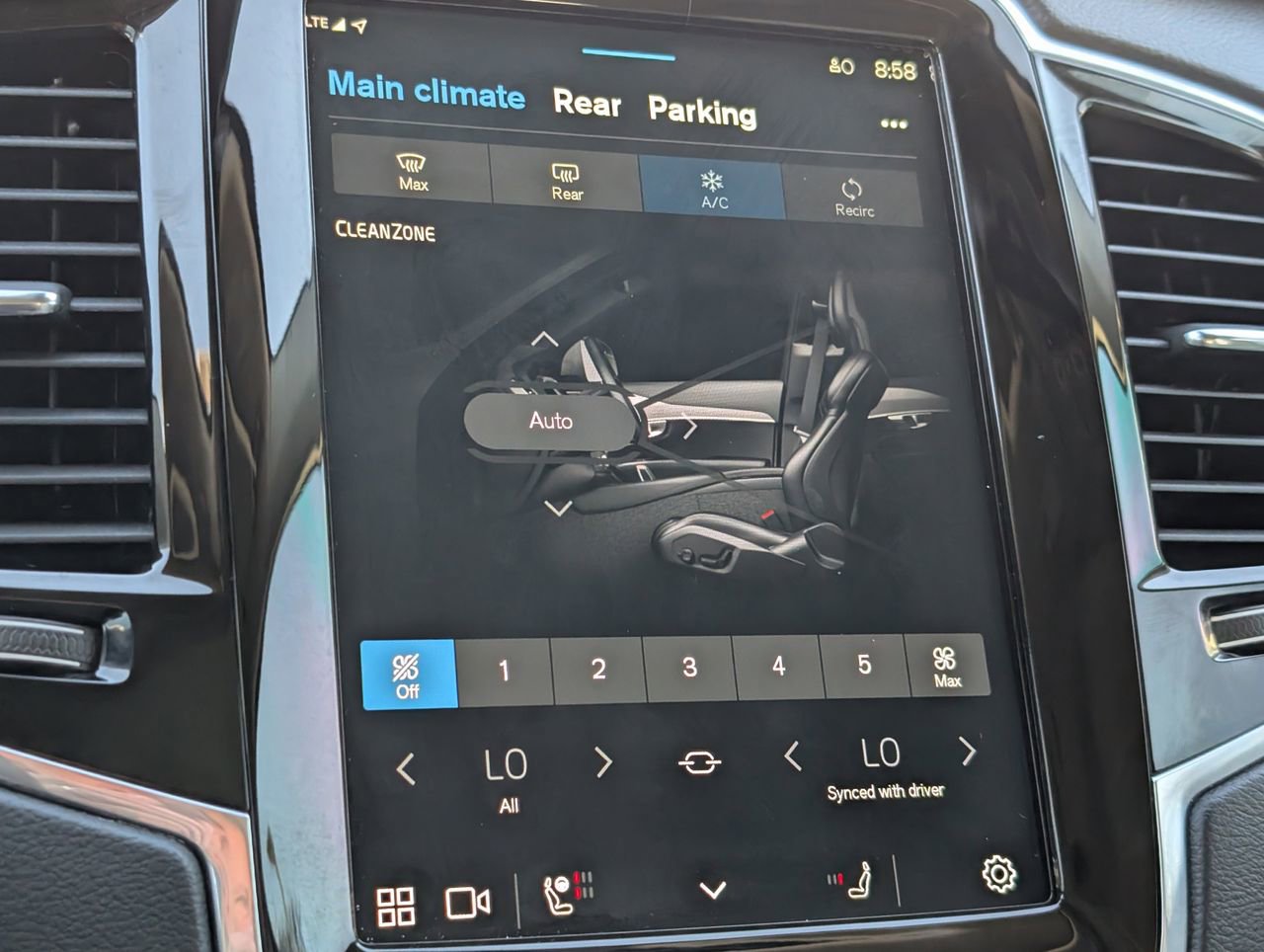 Used 2025 Volvo XC90 B6 Ultra w/ Lounge Package image 15