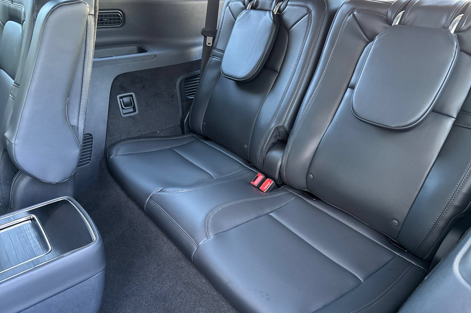 New 2025 Lincoln Aviator Reserve w/ Luxury Package RWD image 14