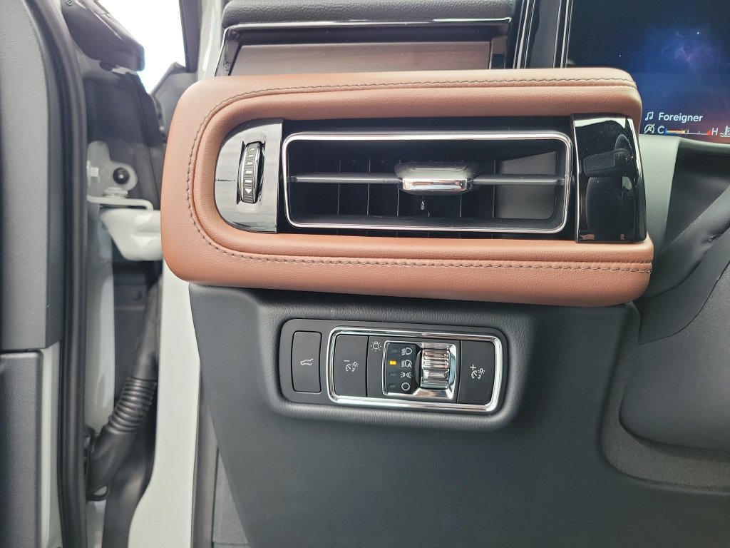 New 2027 Lincoln Aviator Reserve AWD/4WD image 23
