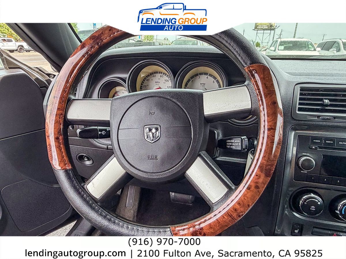 Used 2010 Dodge Challenger SE image 14