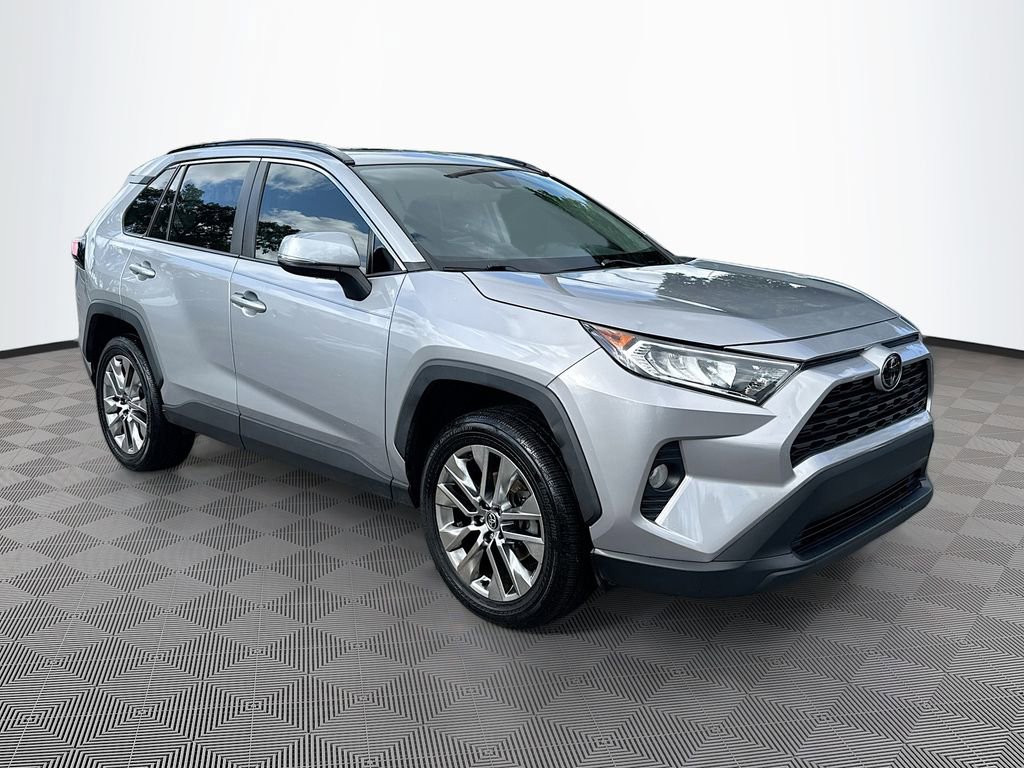 Used 2021 Toyota RAV4 XLE Premium FWD image 4