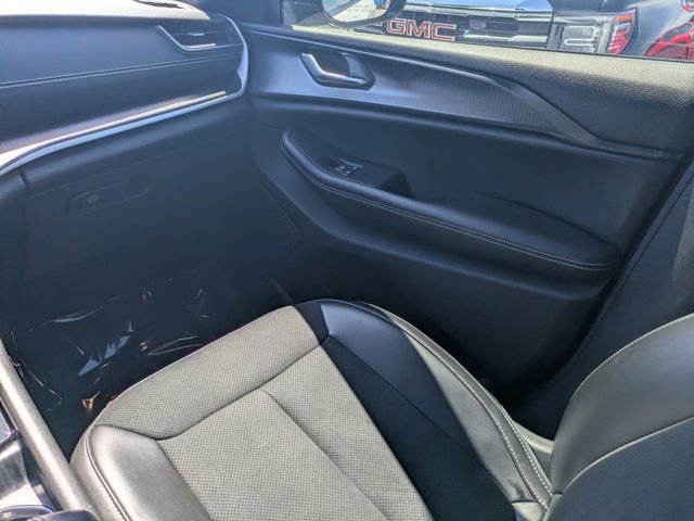 Used 2023 Jeep Grand Cherokee L Laredo image 15