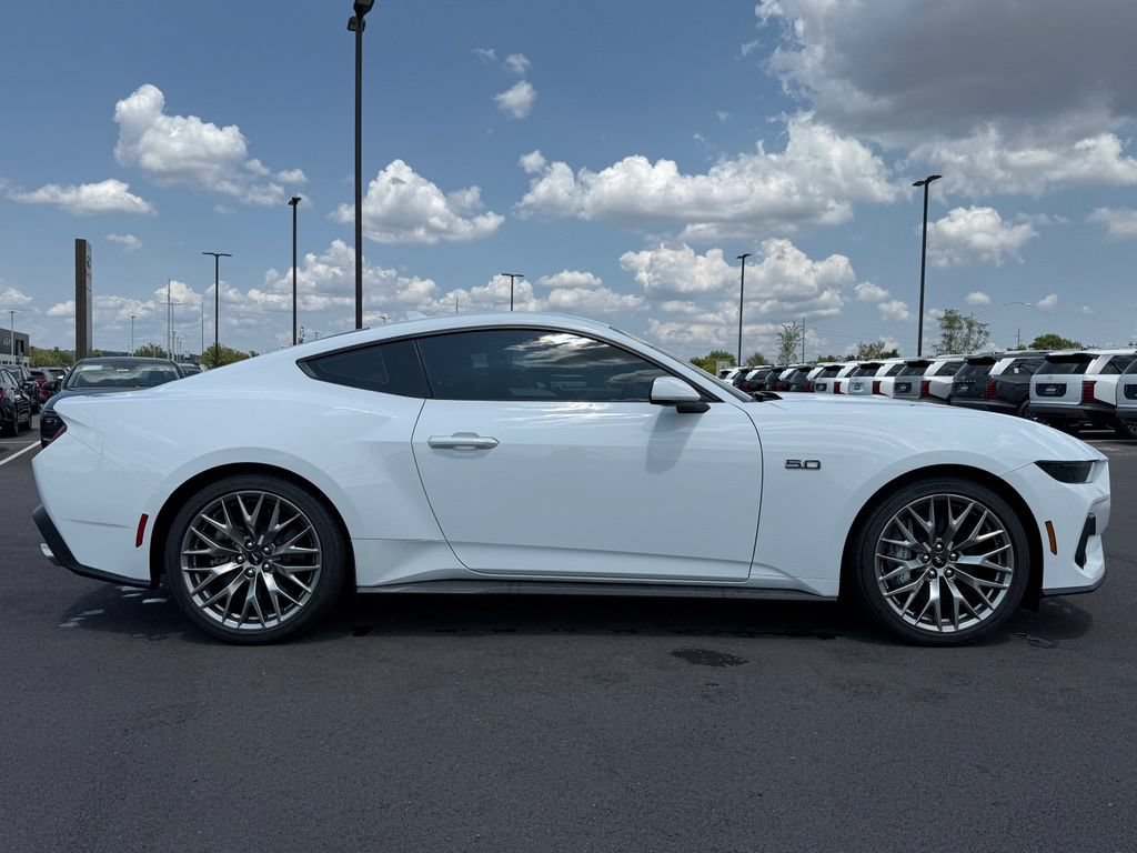 Used 2025 Ford Mustang GT Premium RWD image 4