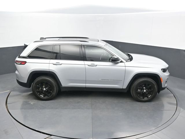 Used 2022 Jeep Grand Cherokee Limited image 51