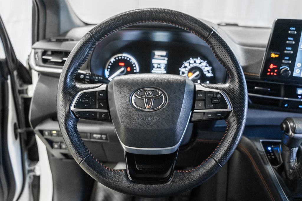 Used 2021 Toyota Sienna XSE image 29