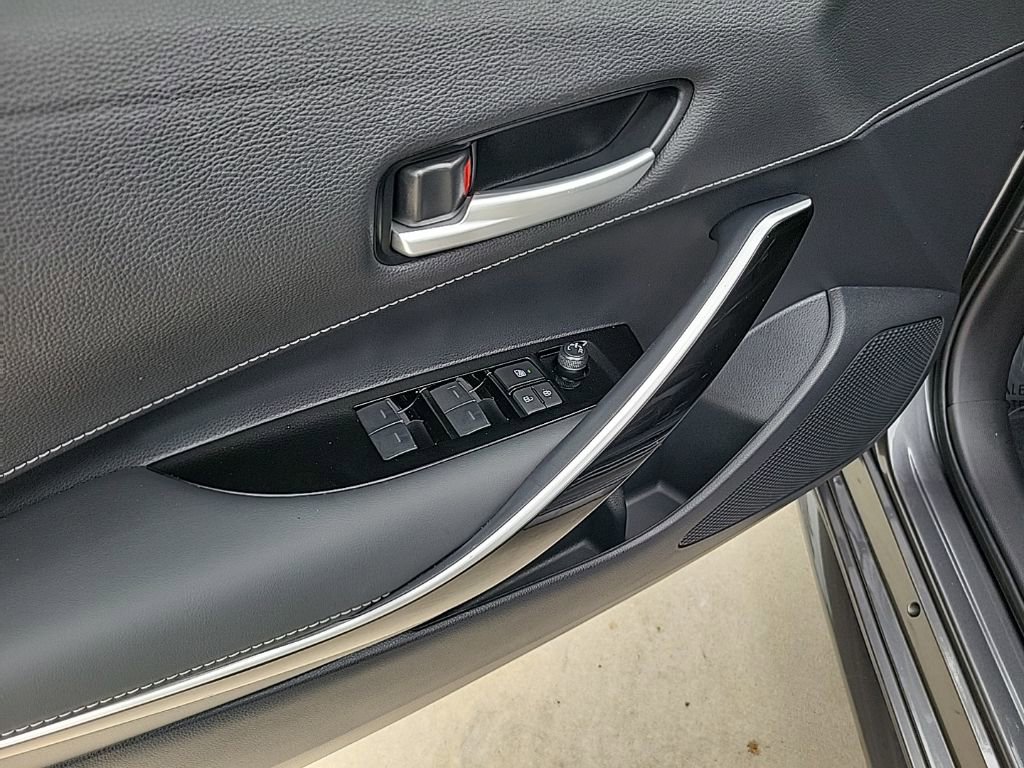 Used 2025 Toyota Corolla XSE image 15