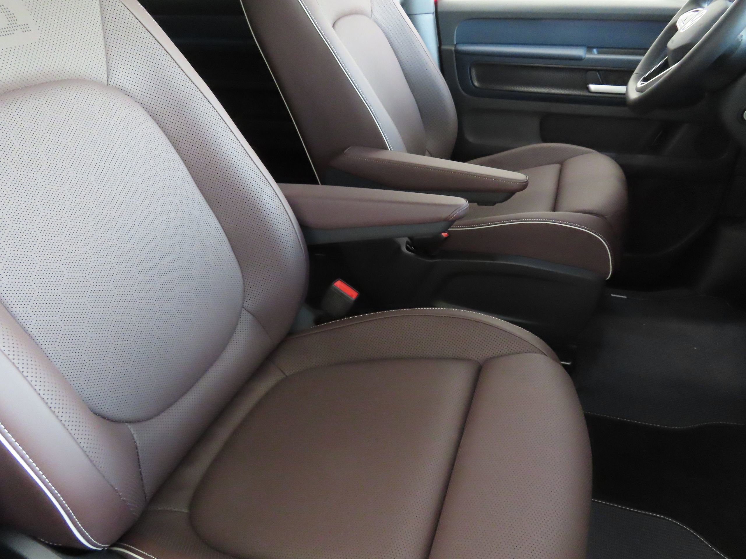 New 2025 Volkswagen ID. Buzz Pro S Plus image 33