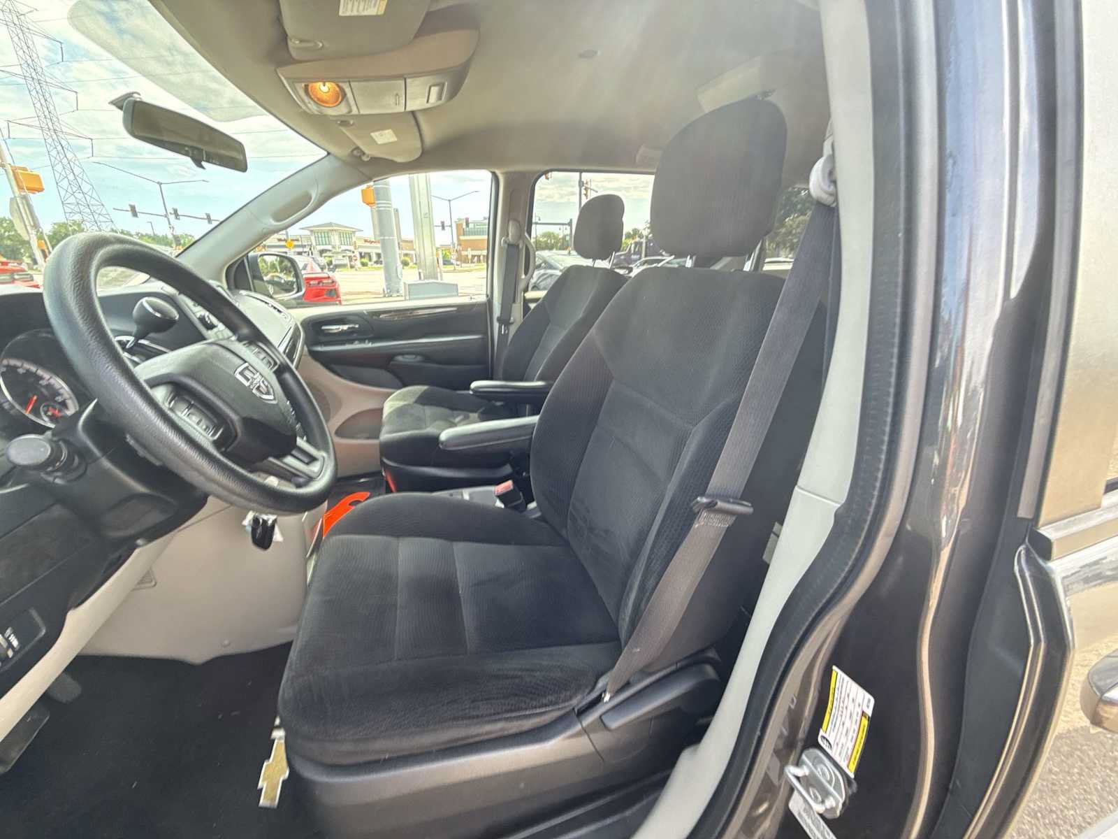 Used 2016 Dodge Grand Caravan SE w/ Quick Order Package 29E SE FWD image 16