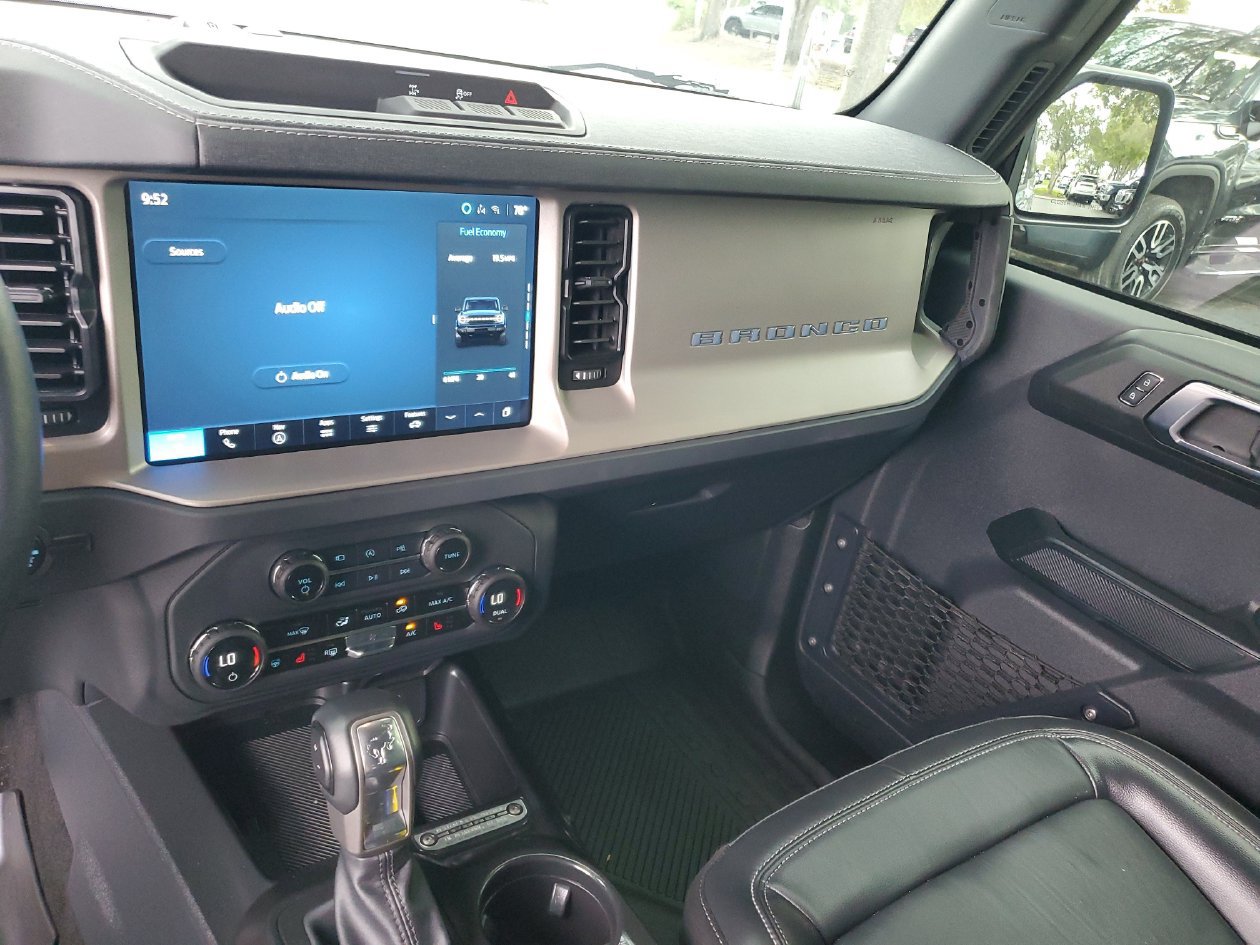 Used 2025 Ford Bronco Outer Banks AWD/4WD image 25