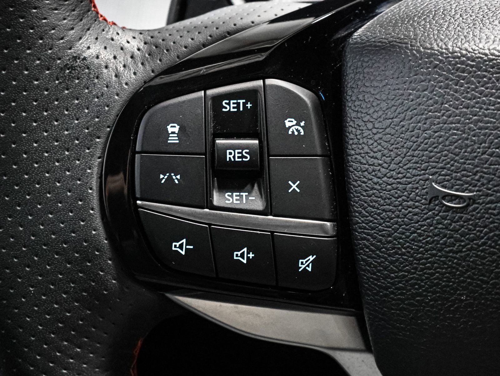 Certified 2025 Ford Explorer ST image 34