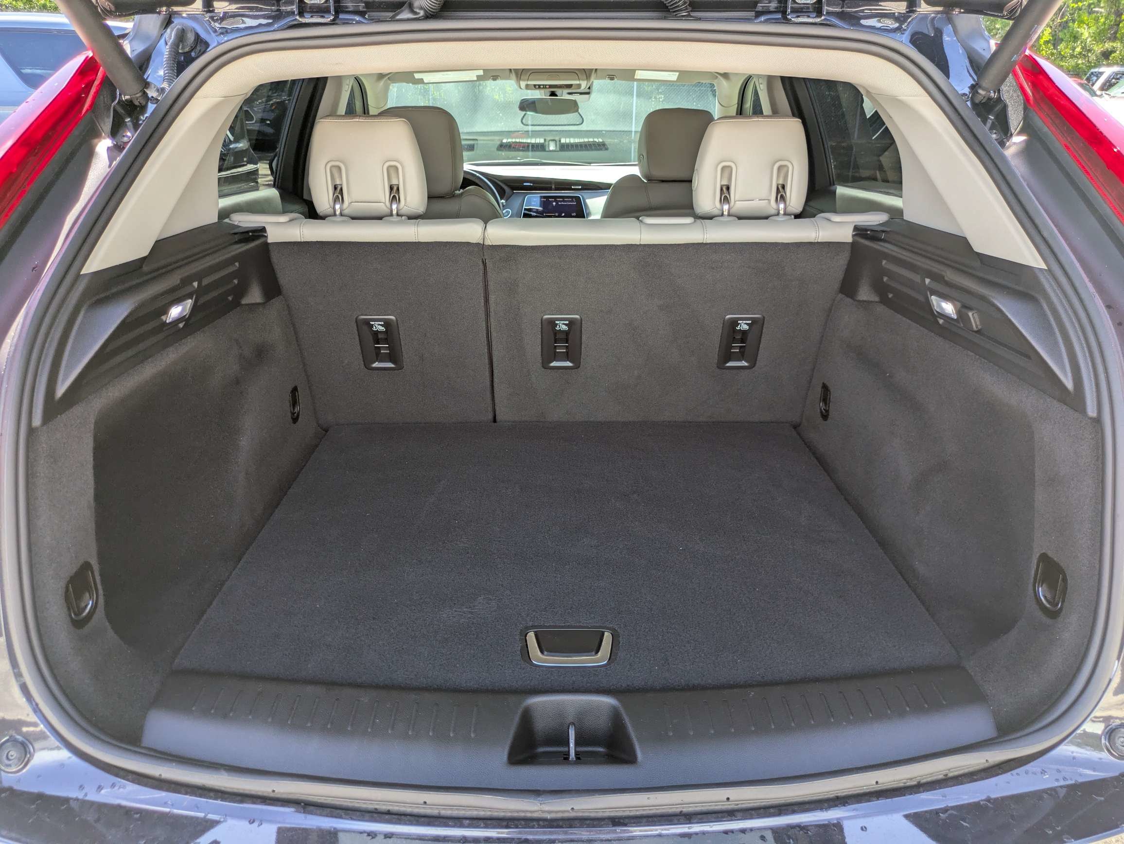 Certified 2023 Cadillac XT4 Luxury FWD image 7