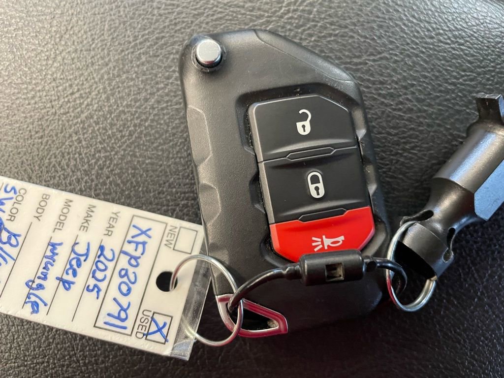 Used 2025 Jeep Wrangler Unlimited Rubicon image 20