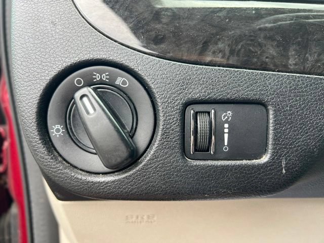 Used 2016 Dodge Grand Caravan SXT FWD image 10