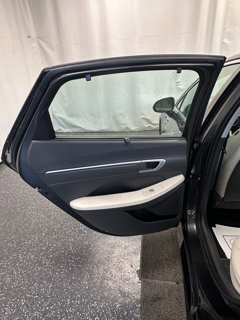 Used 2025 Hyundai Sonata Limited image 23