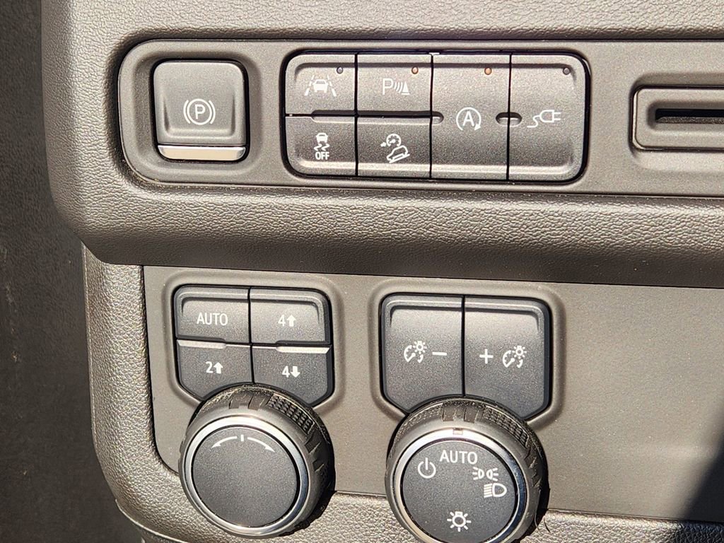 Used 2021 Chevrolet Tahoe Z71 w/ Luxury Package image 28