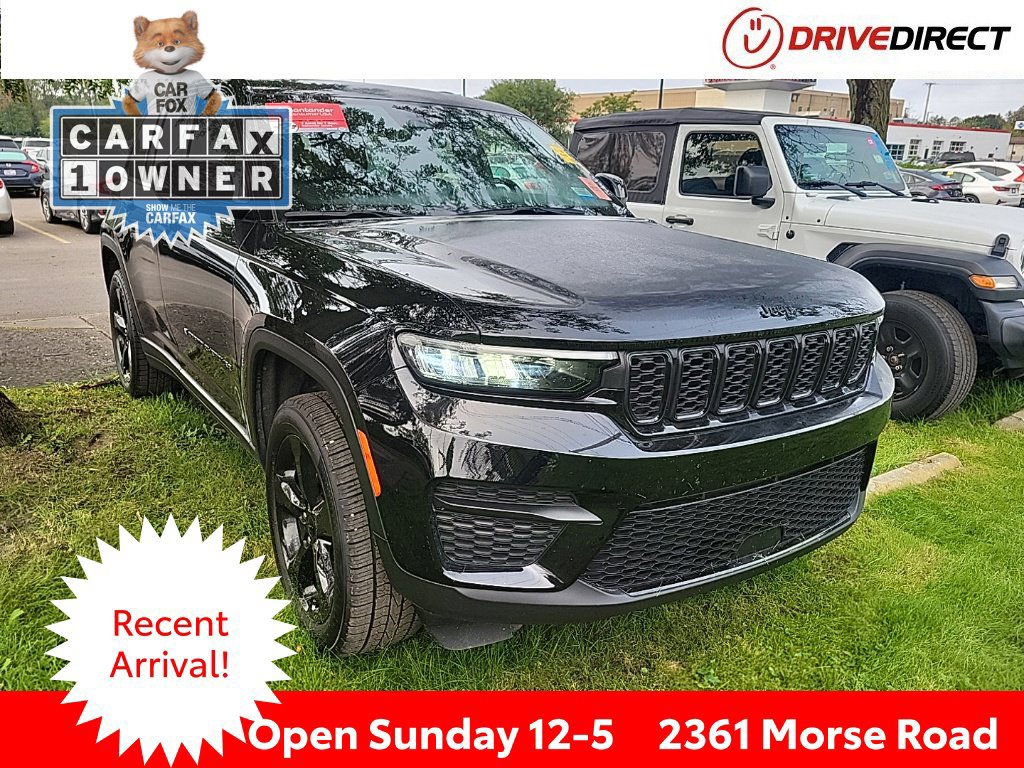 Used 2023 Jeep Grand Cherokee Altitude AWD/4WD image 1
