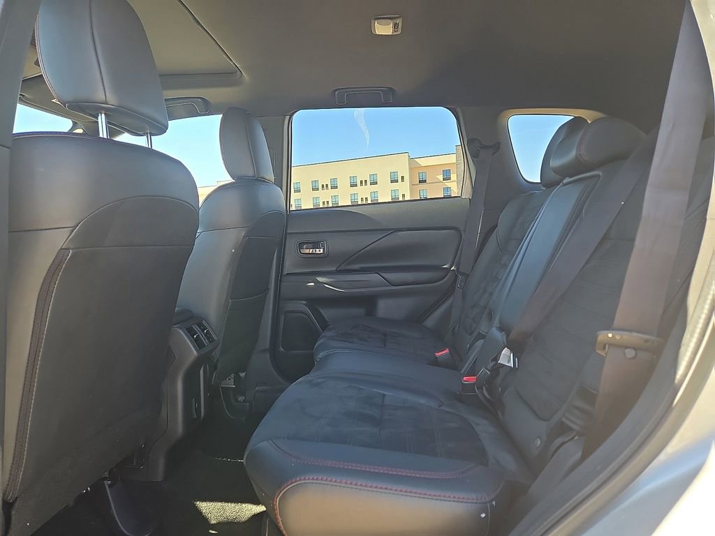 Used 2020 Mitsubishi Outlander LE image 14