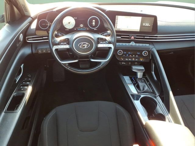 Used 2023 Hyundai Elantra SEL w/ Convenience Package FWD image 18