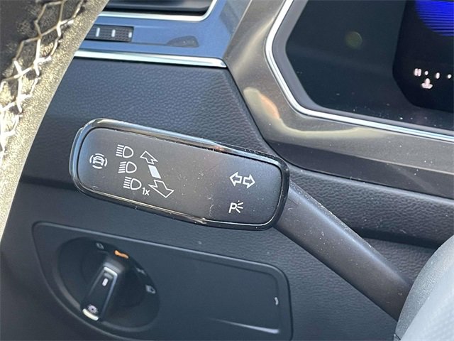 Used 2022 Volkswagen Tiguan SE image 24
