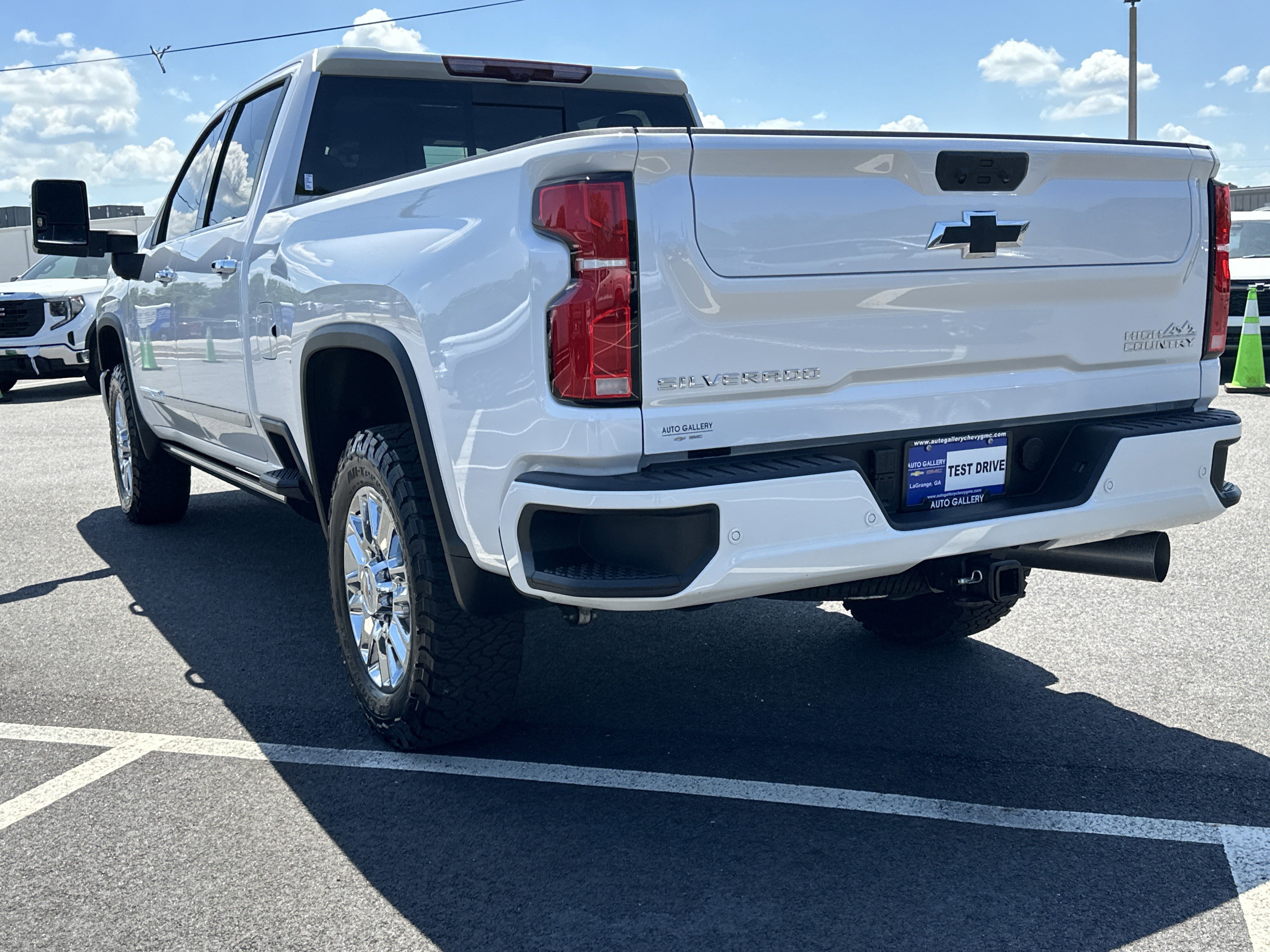 Certified 2024 Chevrolet Silverado 2500 High Country w/ High Country Premium Package AWD/4WD image 8
