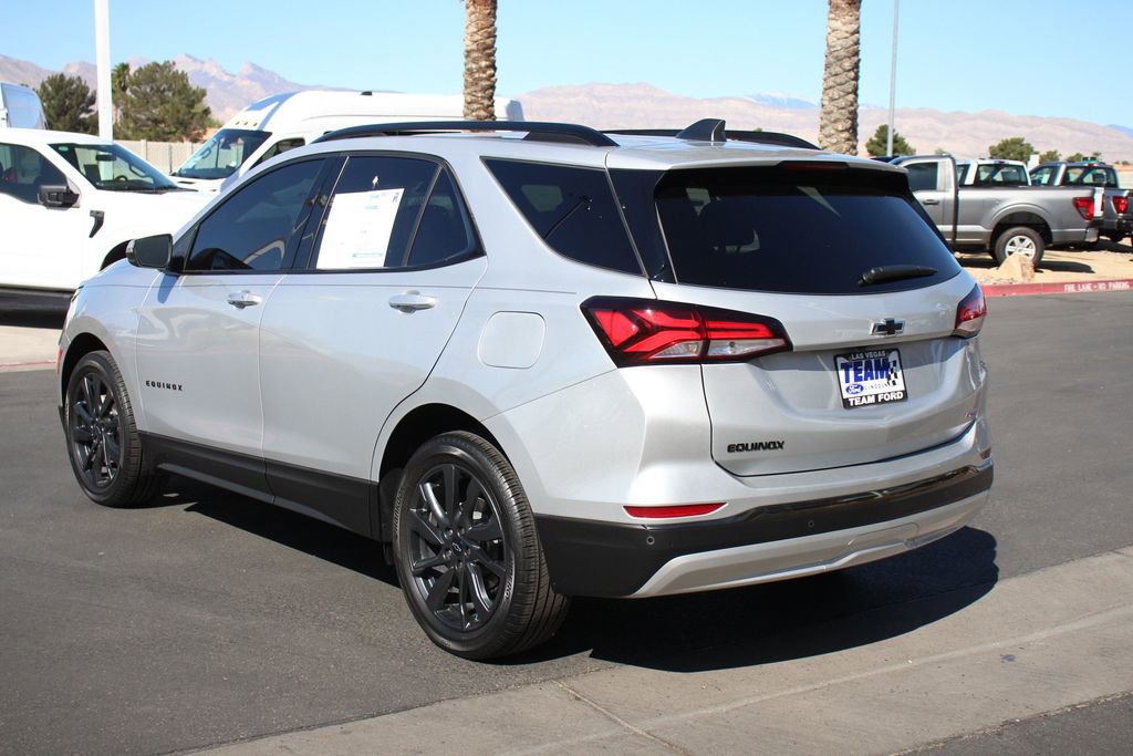 Used 2022 Chevrolet Equinox RS w/ Infotainment Package FWD image 5