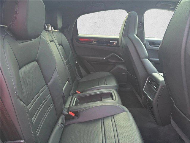 Used 2022 Porsche Cayenne Coupe AWD/4WD image 20