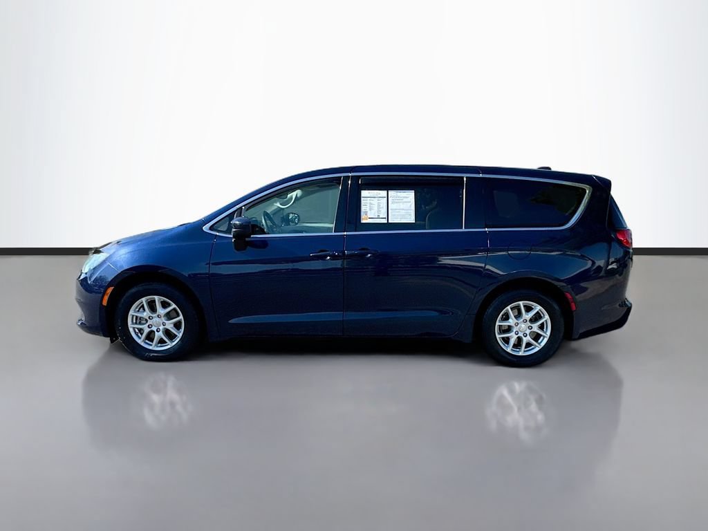 Used 2017 Chrysler Pacifica Touring FWD image 4