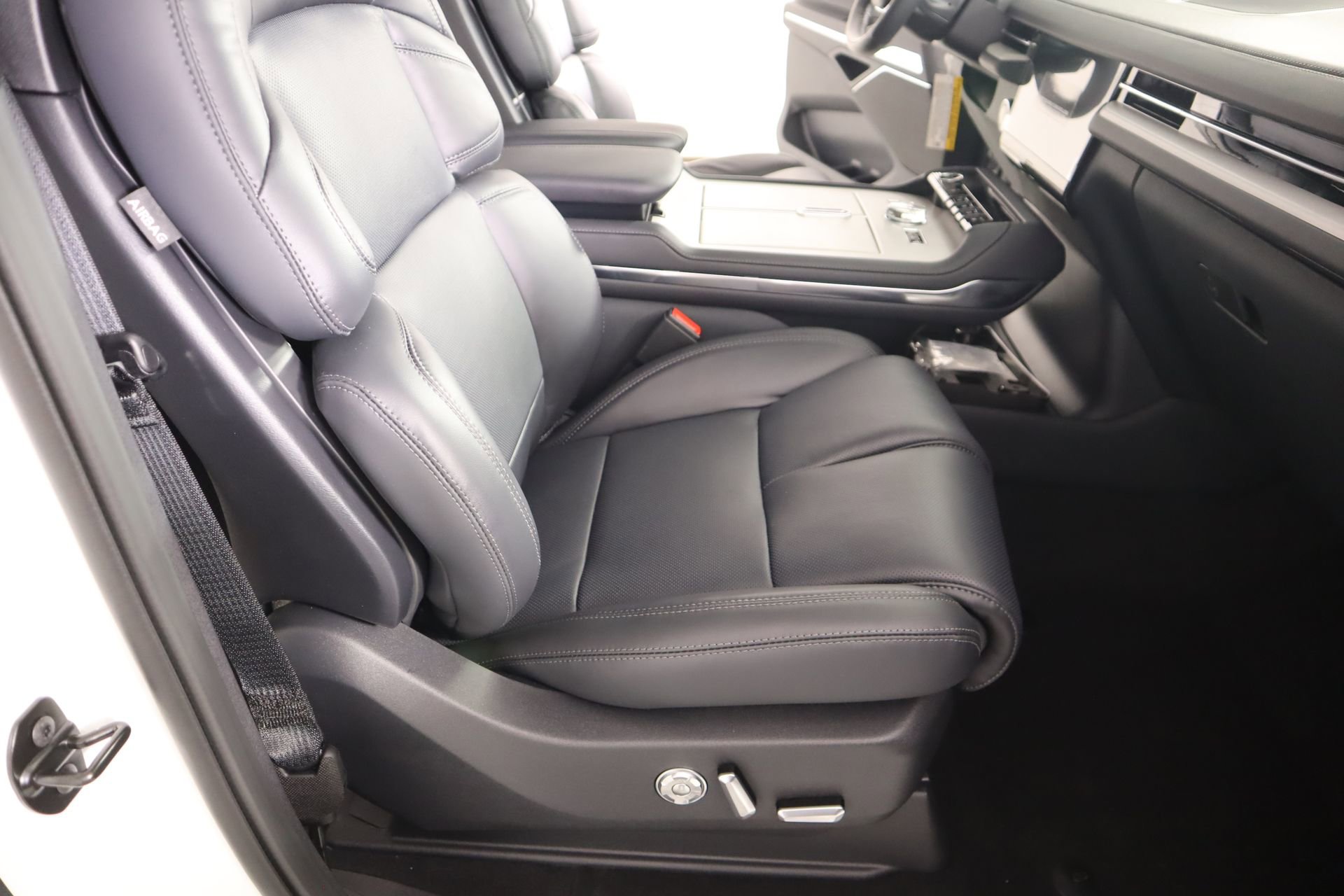 New 2026 Lincoln Navigator Reserve image 15